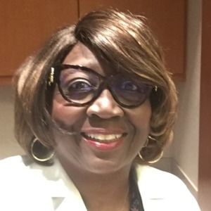 Meet your Posher, Lucinda